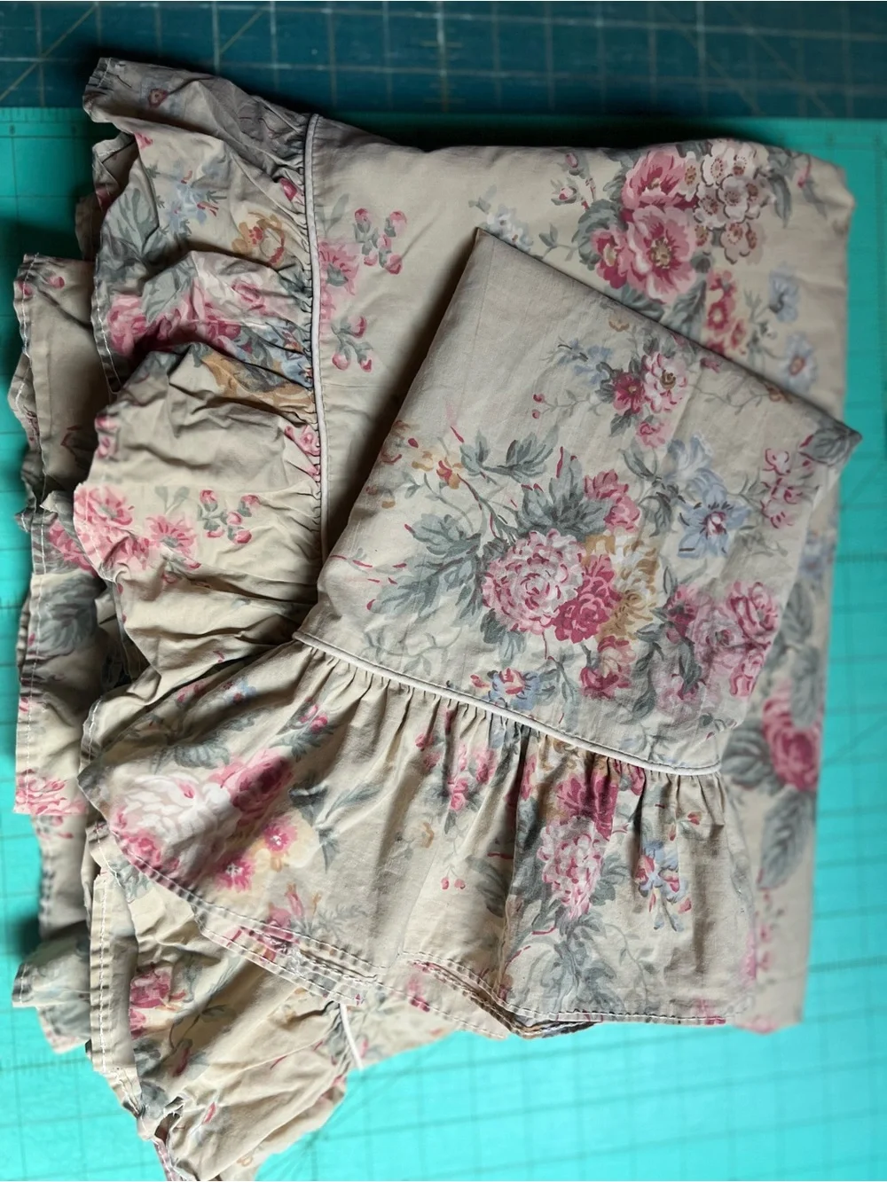 Vintage ECHO Cotton Floral Queen Flat Sheet & 2 King PillowCases * Ruffled Trim